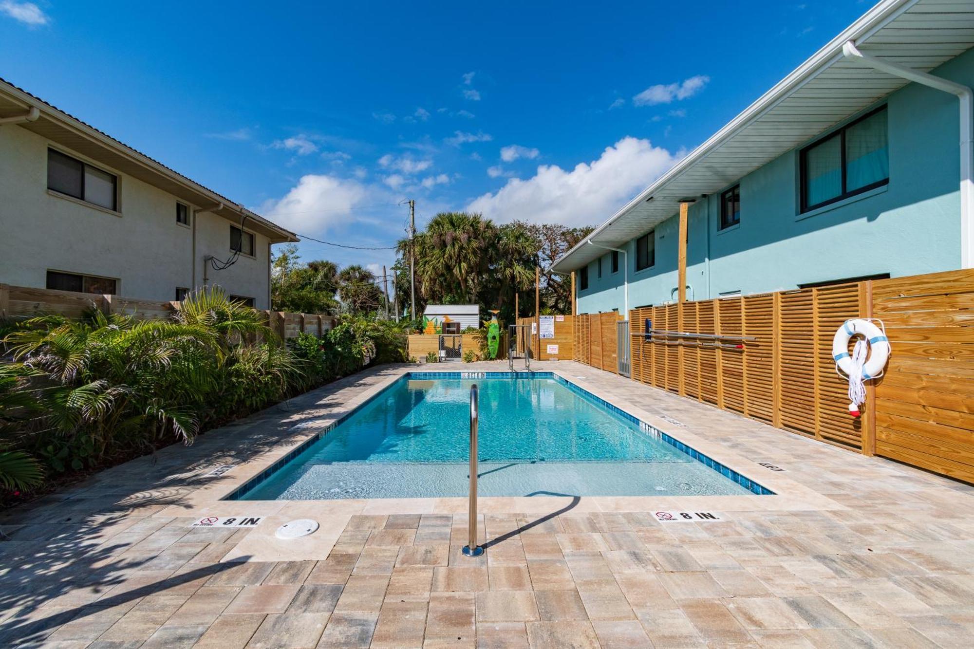 Aparthotel 400 South Cocoa Beach Exterior foto