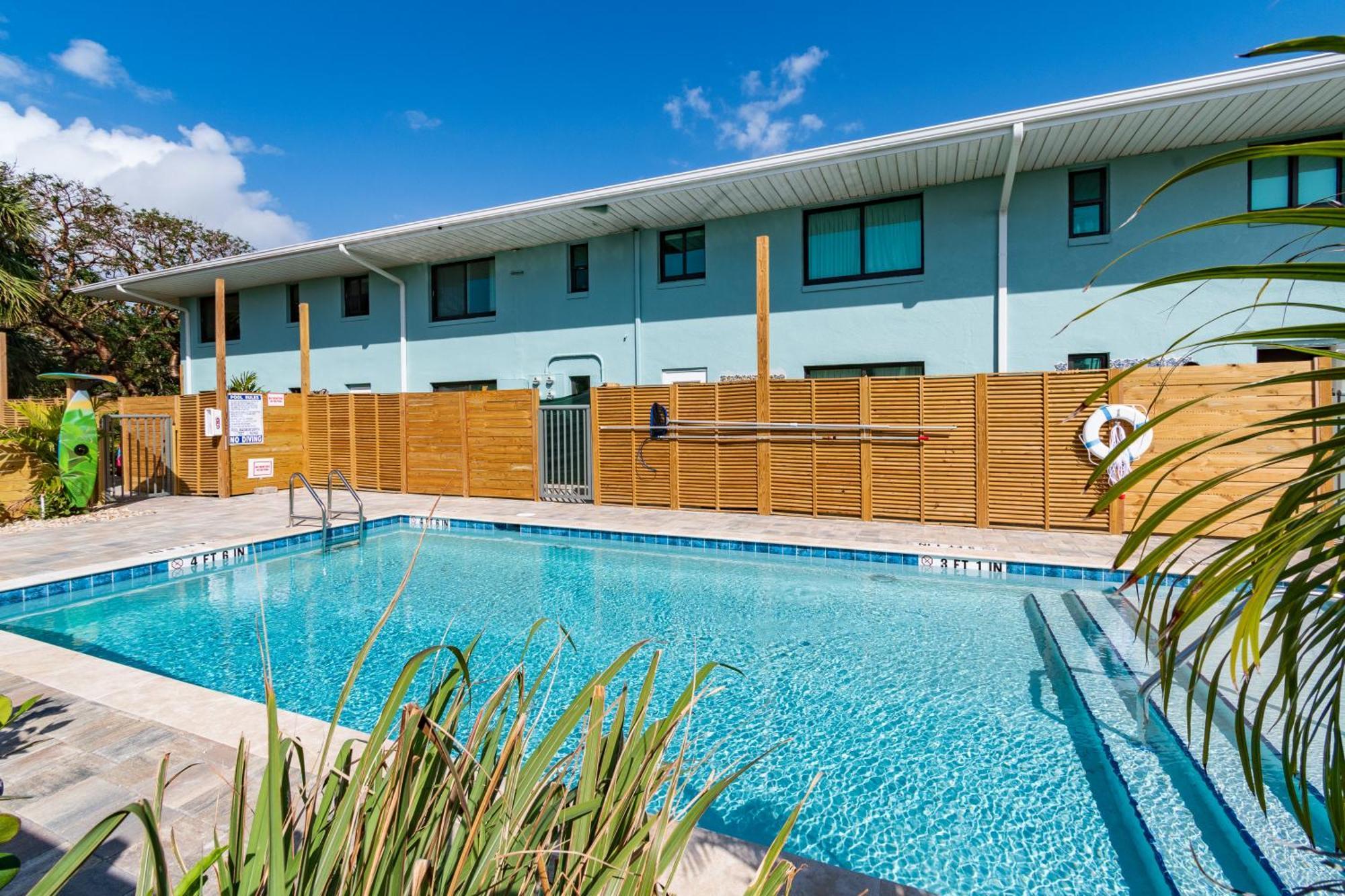 Aparthotel 400 South Cocoa Beach Exterior foto